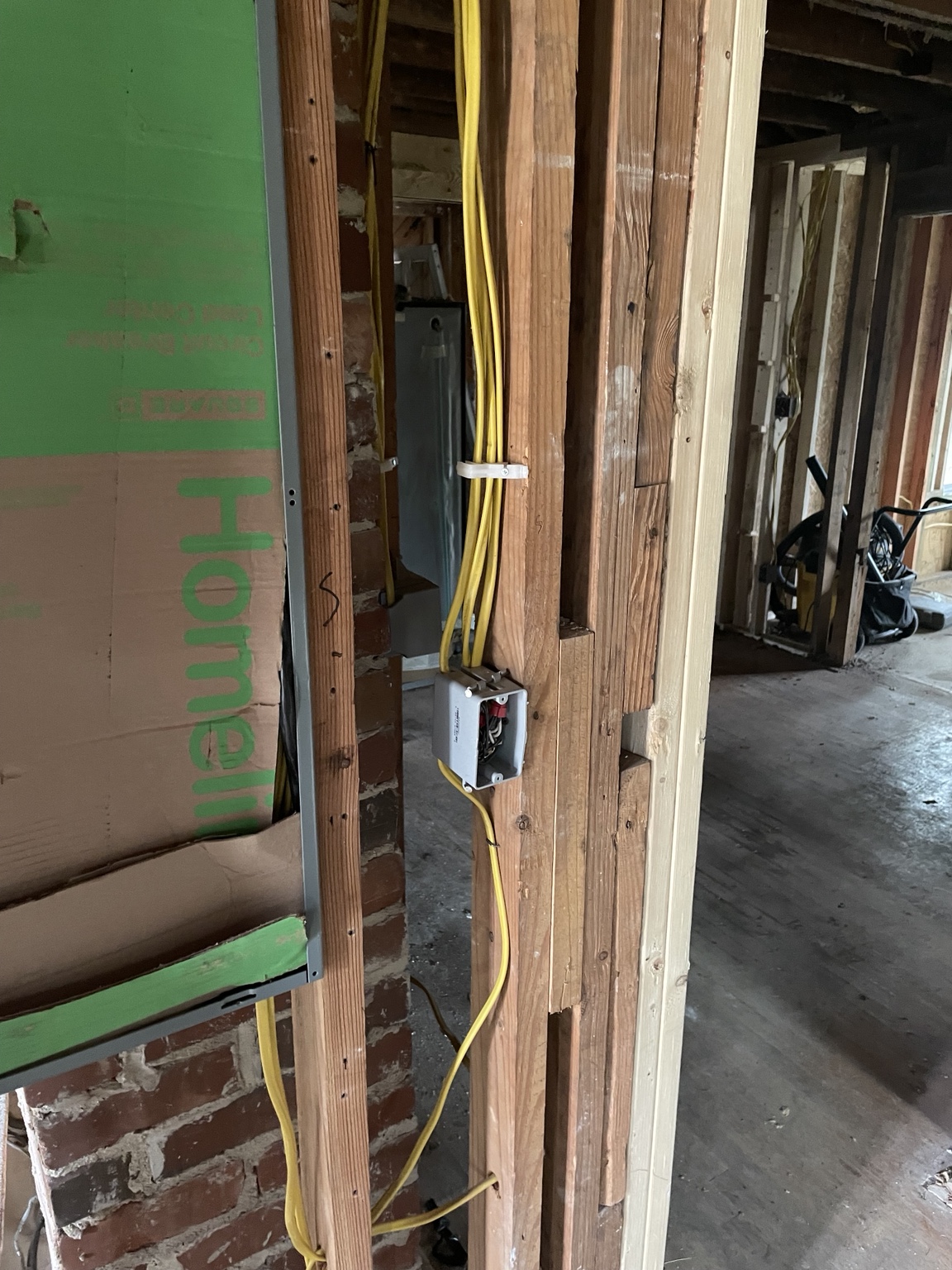 Residential renovation wiring and junction box