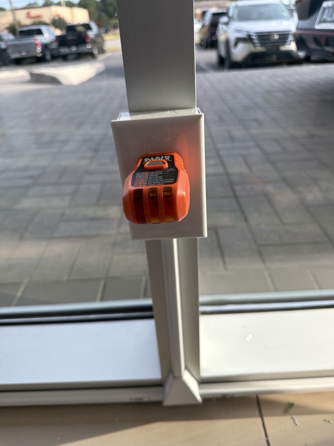 Surface raceway commercial receptacle