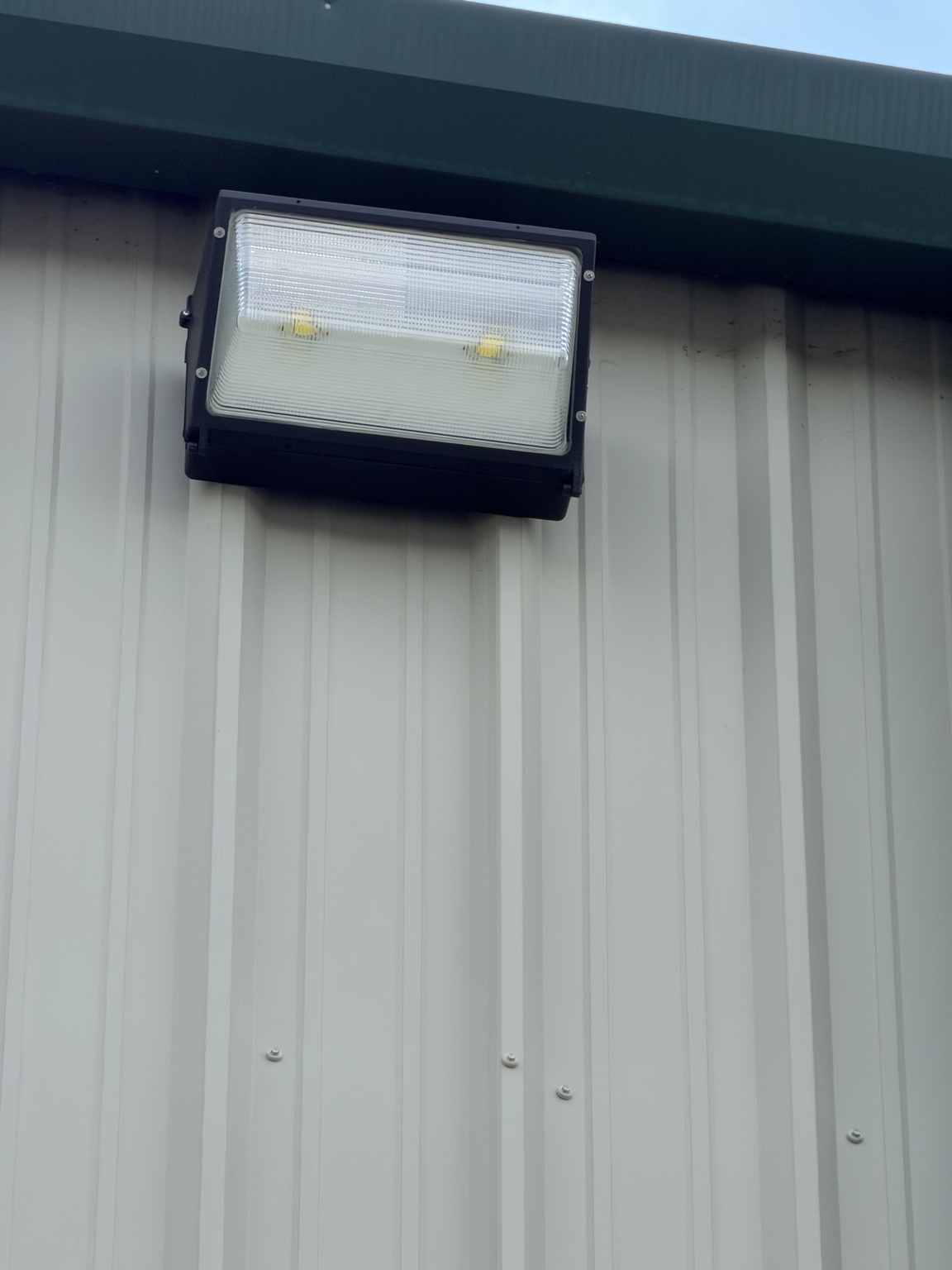 Commercial exterior LED wall pack