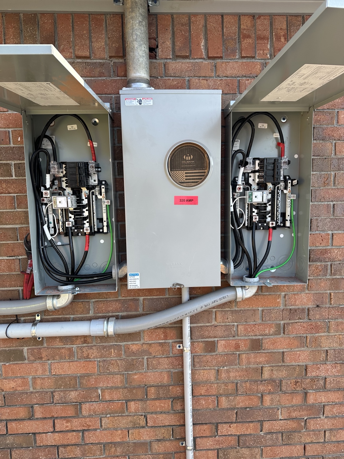 320 amp commercial electrical service and distribution equipment
